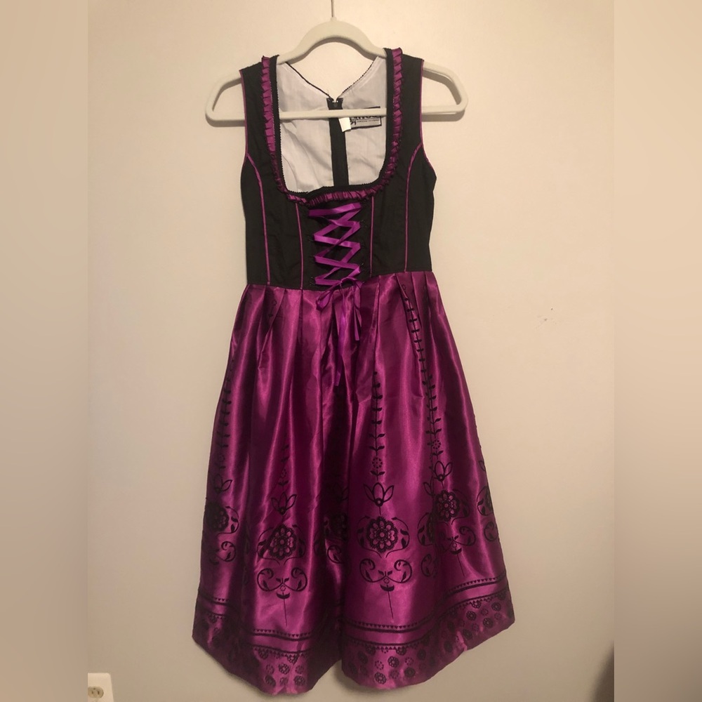 Lifos Oktoberfest Satin Style Traditional Dress. European size 40 (US size L/12)